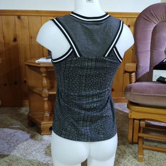 Size X's Nike athletic workout sports top - Picture 5 of 16